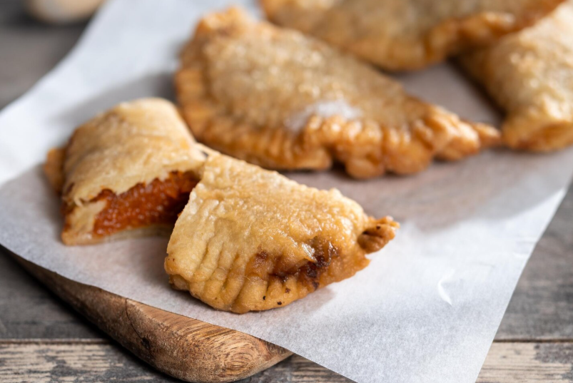 https://modofoods.com/public/storage/photos/1/Empanadas in Houston Why This Latin Favorite Is Taking Over the City.png